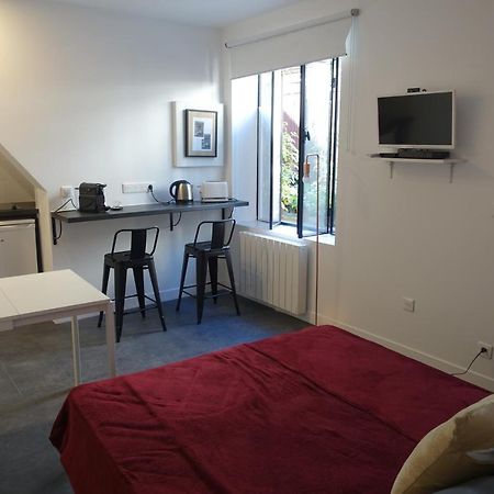 Cite Pilleux - Cozy Apartment In A Private Lane Paris Extérieur photo